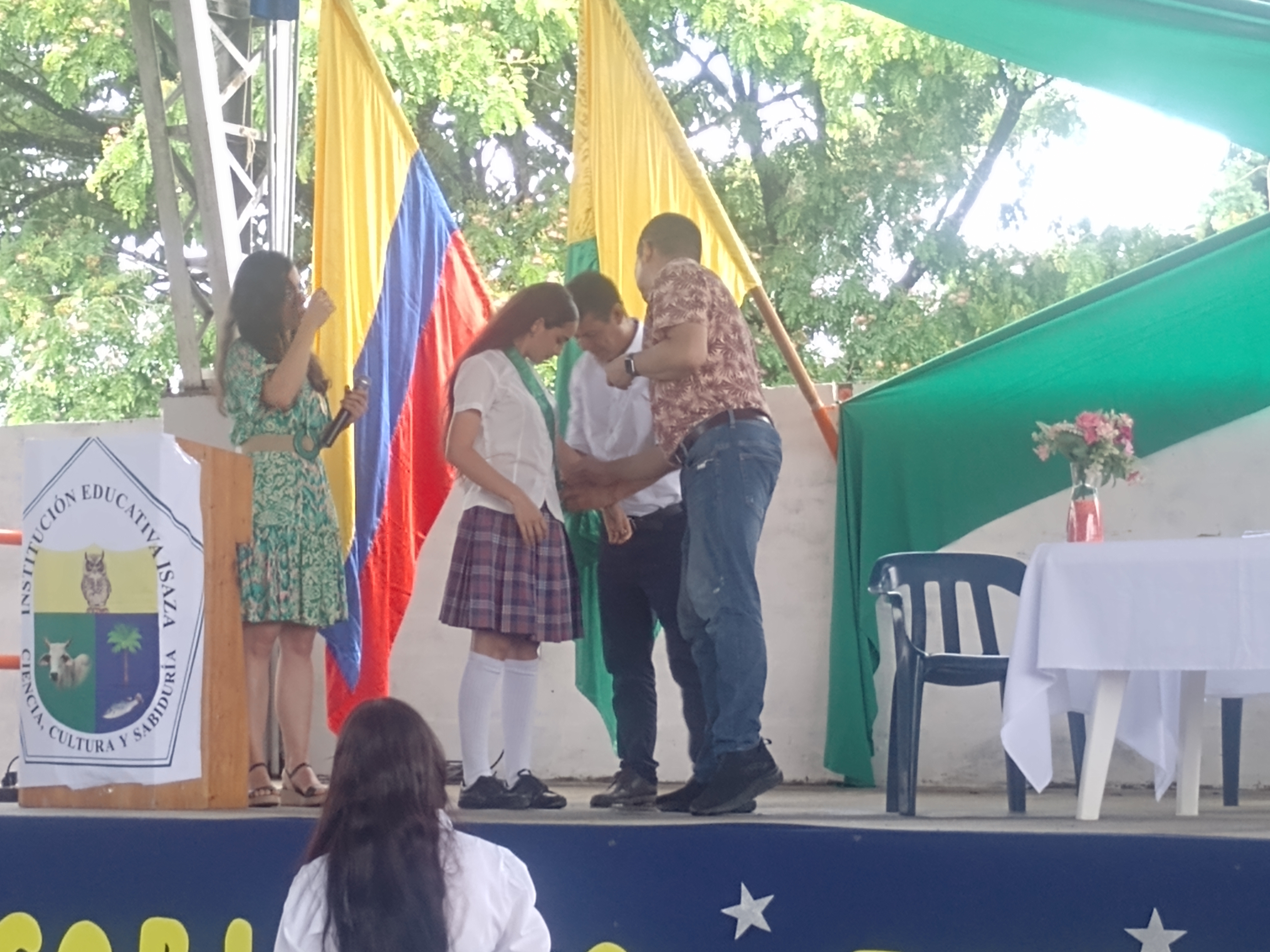 Acto de posesión del gobierno escolar en la I.E Isaza 2025.