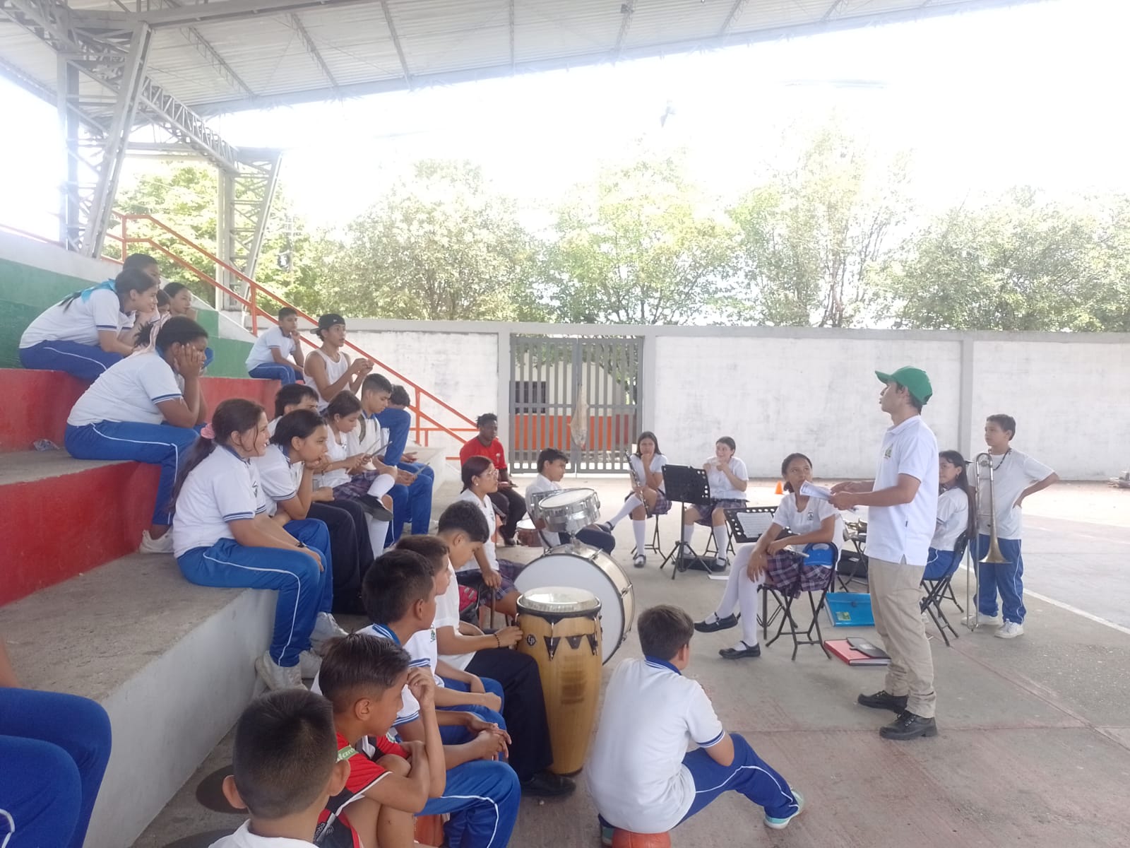 Invitación a los Campamentos Juveniles en la Institución