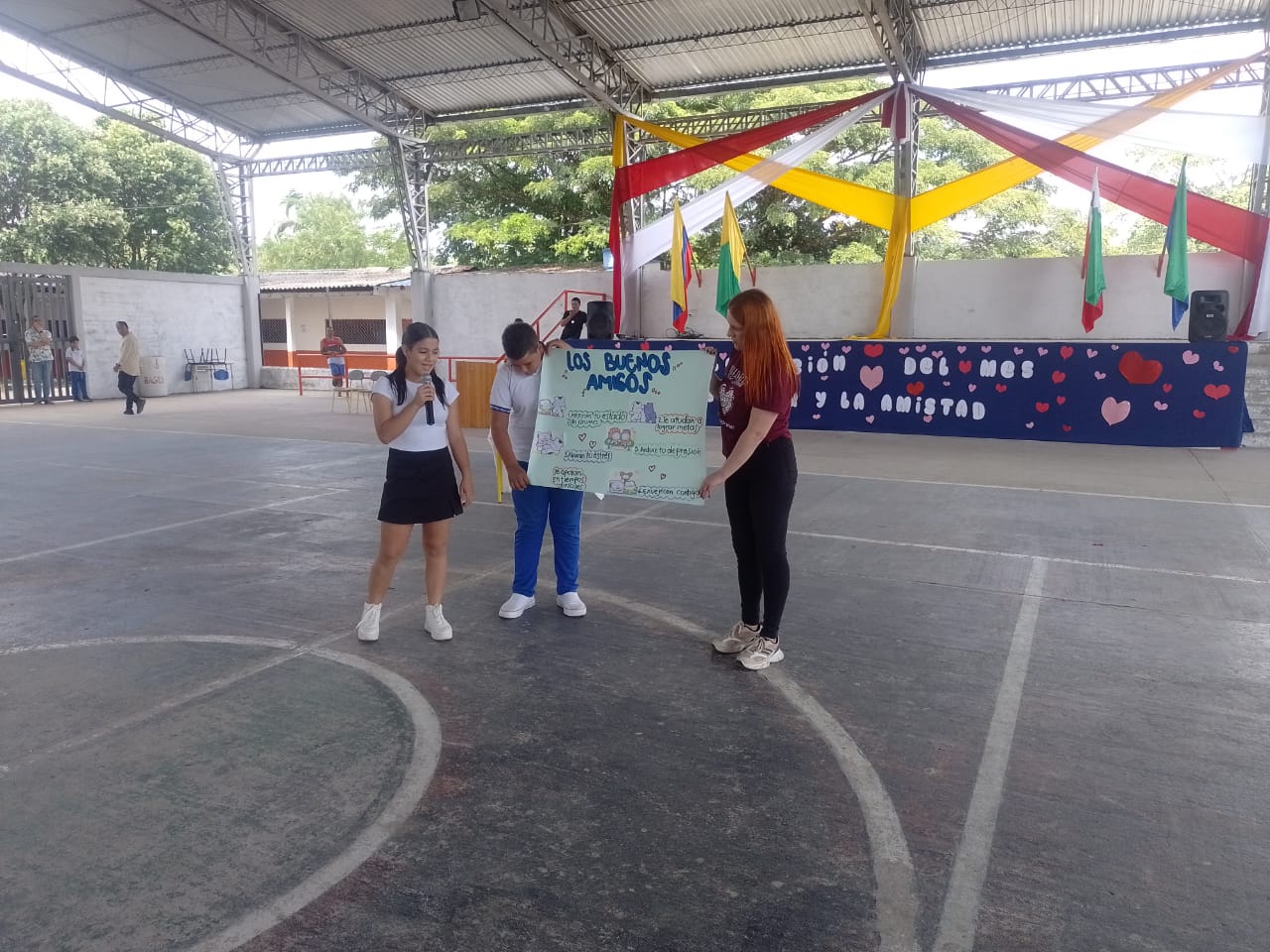 Izada de Bandera – Mes del Amor y la Amistad