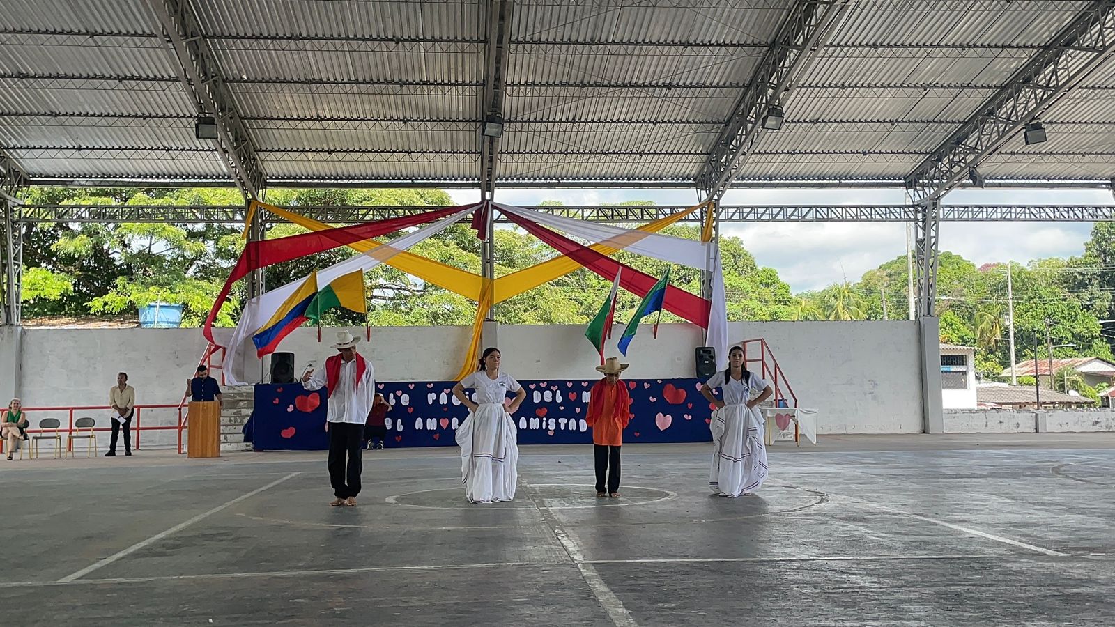 Izada de Bandera – Mes del Amor y la Amistad