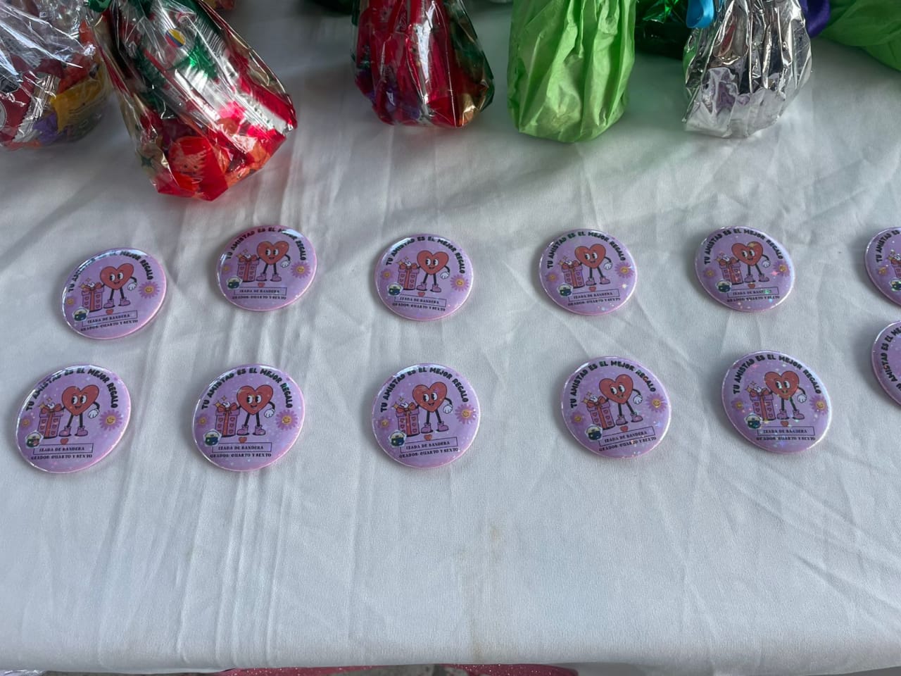 Izada de Bandera – Mes del Amor y la Amistad