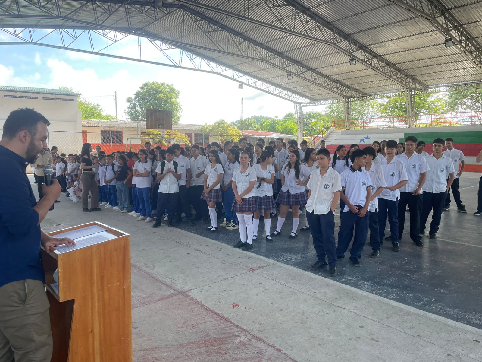 Izada de Bandera – Mes del Amor y la Amistad