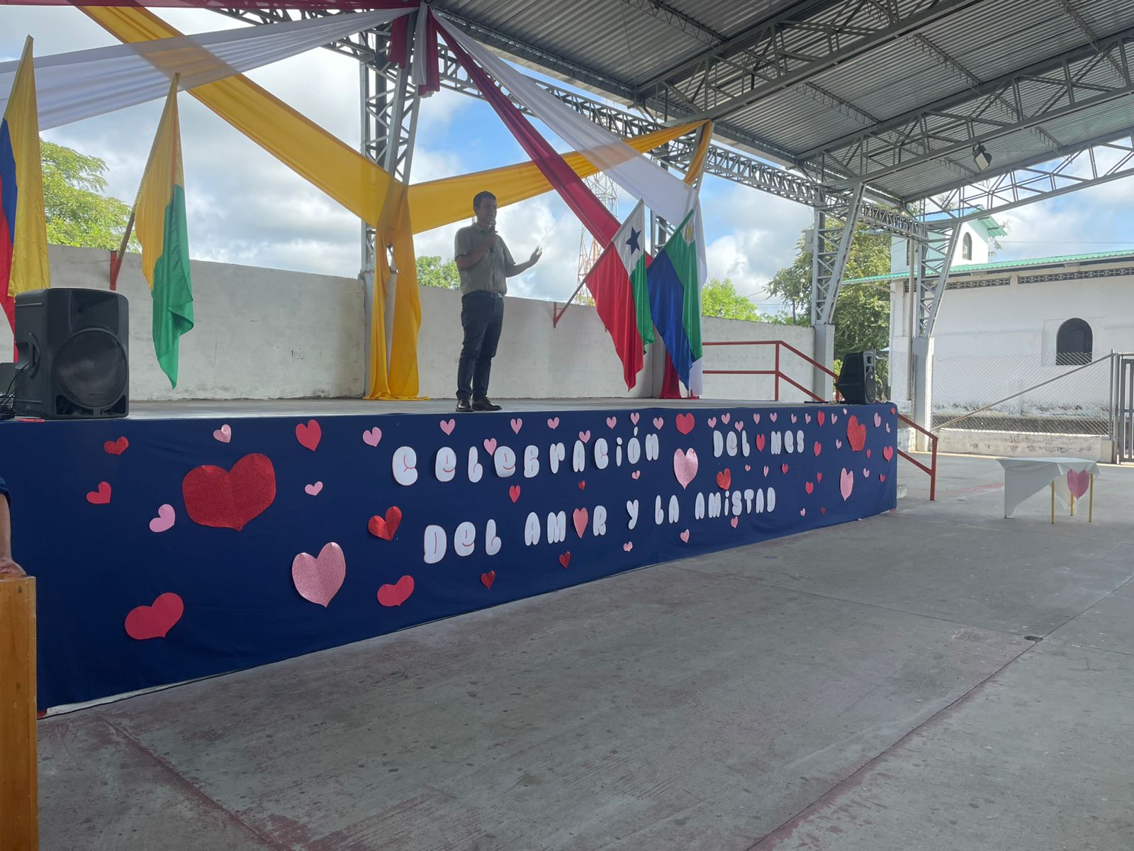 Izada de Bandera – Mes del Amor y la Amistad