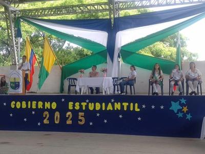 Acto de posesión del gobierno escolar en la I.E Isaza 2025.